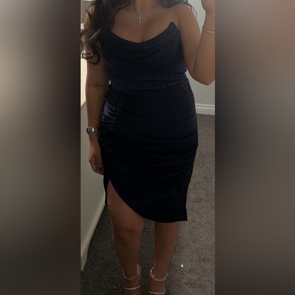Lavish Alice Elegant navy Ruched Dress